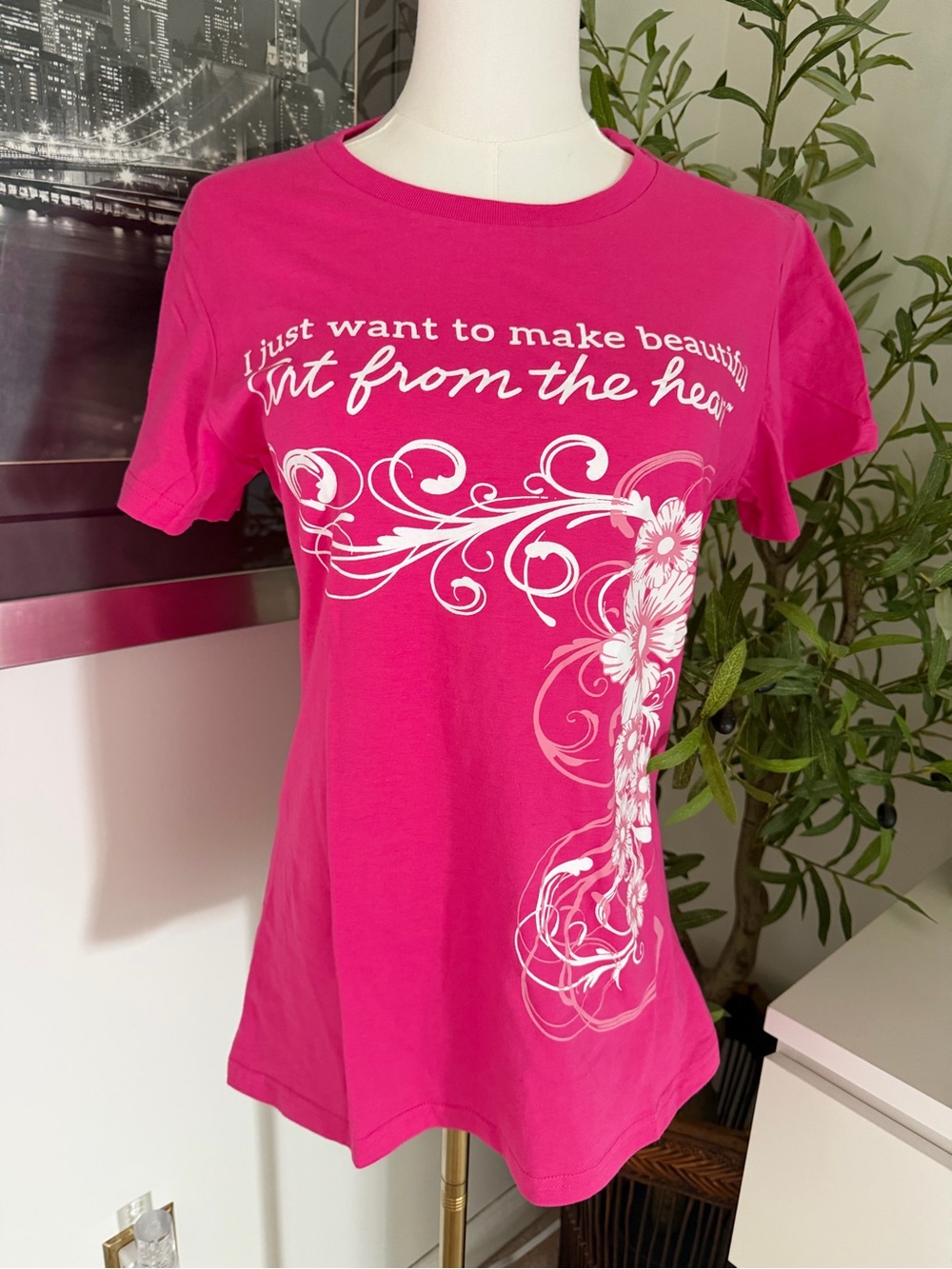 Heartfelt Creations Pink “Art From the Heart” Floral Graphic T-Shirt – Size M